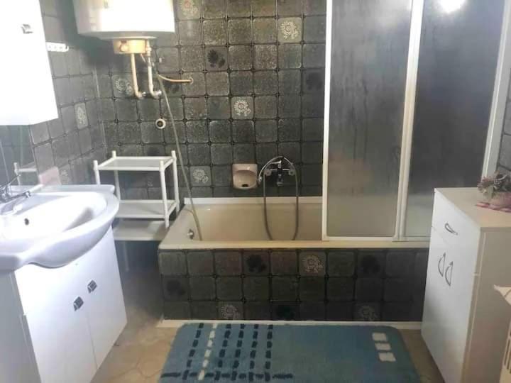 Legkondicionalt, Erkelyes Szoba, Privat Fuerdovel A Balatonon Kőröshegy Bagian luar foto